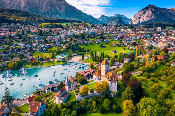 Lạc vào miền cổ tích với 6 ngôi làng đẹp nhất Thụy Sĩ - ảnh 6