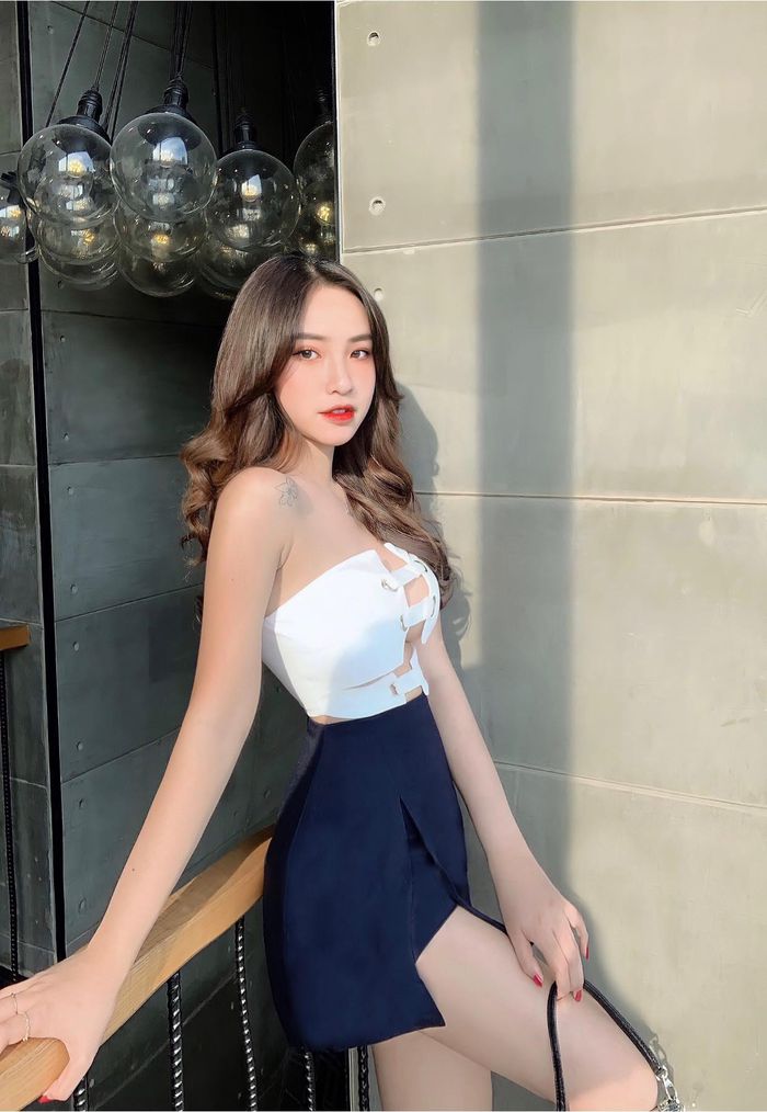 Hot girl Instagram Việt đẹp lạ, chỉ mặc gợi cảm khi chụp hình - ảnh 12