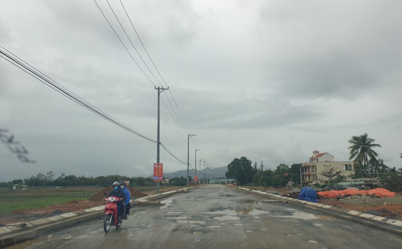 Đà Nẵng: Con đường trăm tỷ chậm tiến độ vì vướng giải phóng mặt bằng - ảnh 9