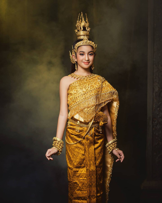 Tiểu công chúa Campuchia mới 10 tuổi đã lộ rõ nét đẹp xứng tầm mỹ nhân - ảnh 17