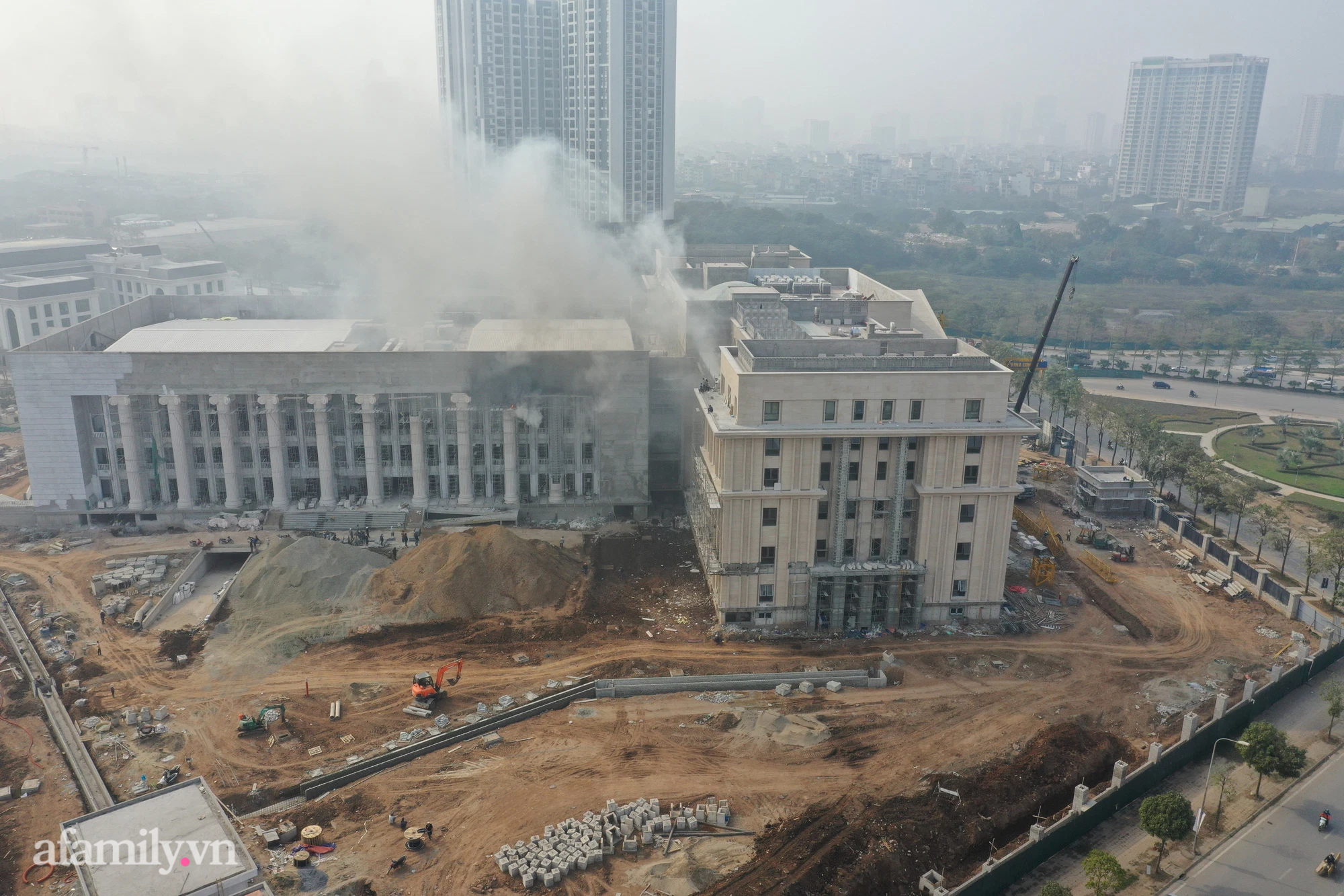 NÓNG: Cháy lớn tại trụ sở Tòa án Nhân dân TP Hà Nội đang xây dựng - ảnh 3