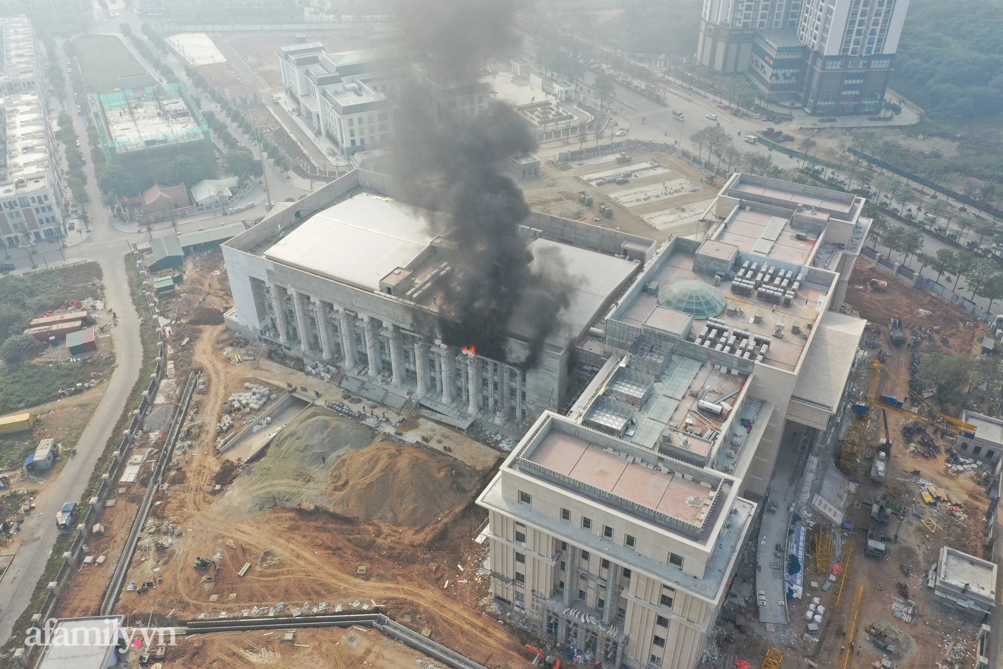 NÓNG: Cháy lớn tại trụ sở Tòa án Nhân dân TP Hà Nội đang xây dựng - ảnh 2