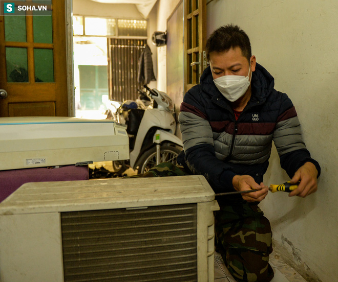 Vụ bé gái mắc kẹt trong ngôi nhà cháy ở Hà Nội: Anh thợ sửa điều hòa có đôi mắt cười kể về cảm giác “không thể nào tả được” bên khung cửa sổ sinh-tử - ảnh 11