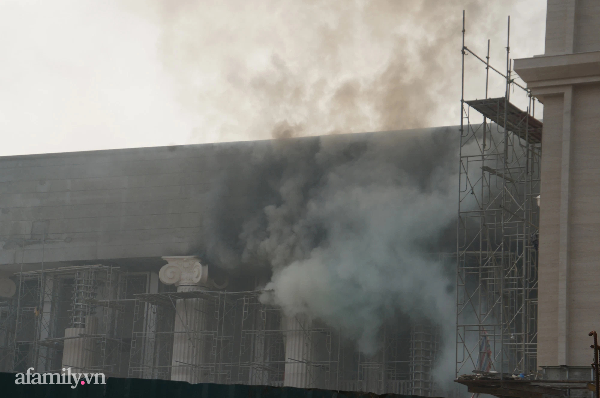 NÓNG: Cháy lớn tại trụ sở Tòa án Nhân dân TP Hà Nội đang xây dựng - ảnh 5