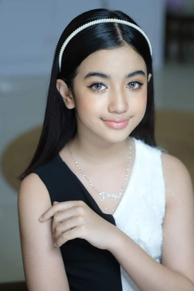 Tiểu công chúa Campuchia mới 10 tuổi đã lộ rõ nét đẹp xứng tầm mỹ nhân - ảnh 11
