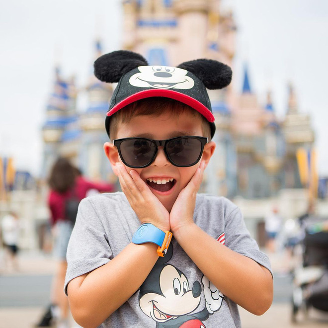 Gặp nàng Bạch Tuyết ở Disneyland, cậu bé đáng yêu có hành động thu hút gần 70 triệu view TikTok, dân mạng tấm tắc 