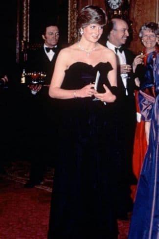 3 bộ váy đen biểu tượng của Công nương Diana - ảnh 3