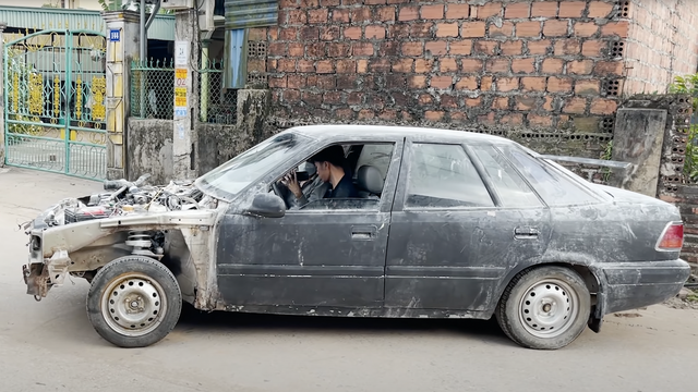 Nhóm bạn trẻ Quảng Ninh hồi sinh chiếc ô tô nát 30 năm tuổi, chế thành ''siêu phẩm'' Pagani Huayra giống xe Minh Nhựa - ảnh 3