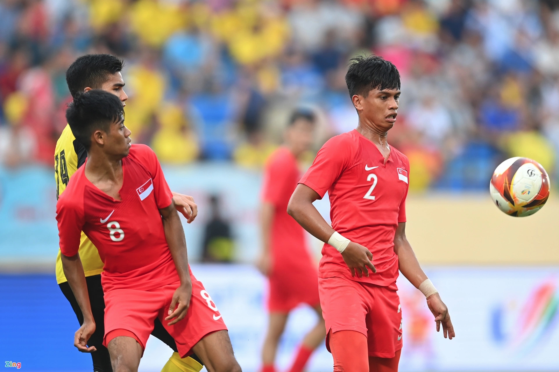 U23 Singapore - Malaysia tranh cãi nảy lửa trên sân Thiên Trường - ảnh 7