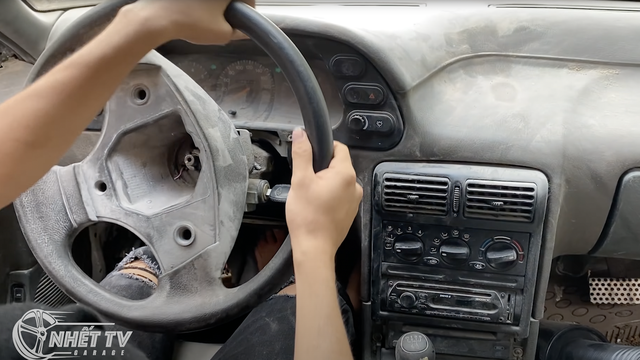 Nhóm bạn trẻ Quảng Ninh hồi sinh chiếc ô tô nát 30 năm tuổi, chế thành ''siêu phẩm'' Pagani Huayra giống xe Minh Nhựa - ảnh 5