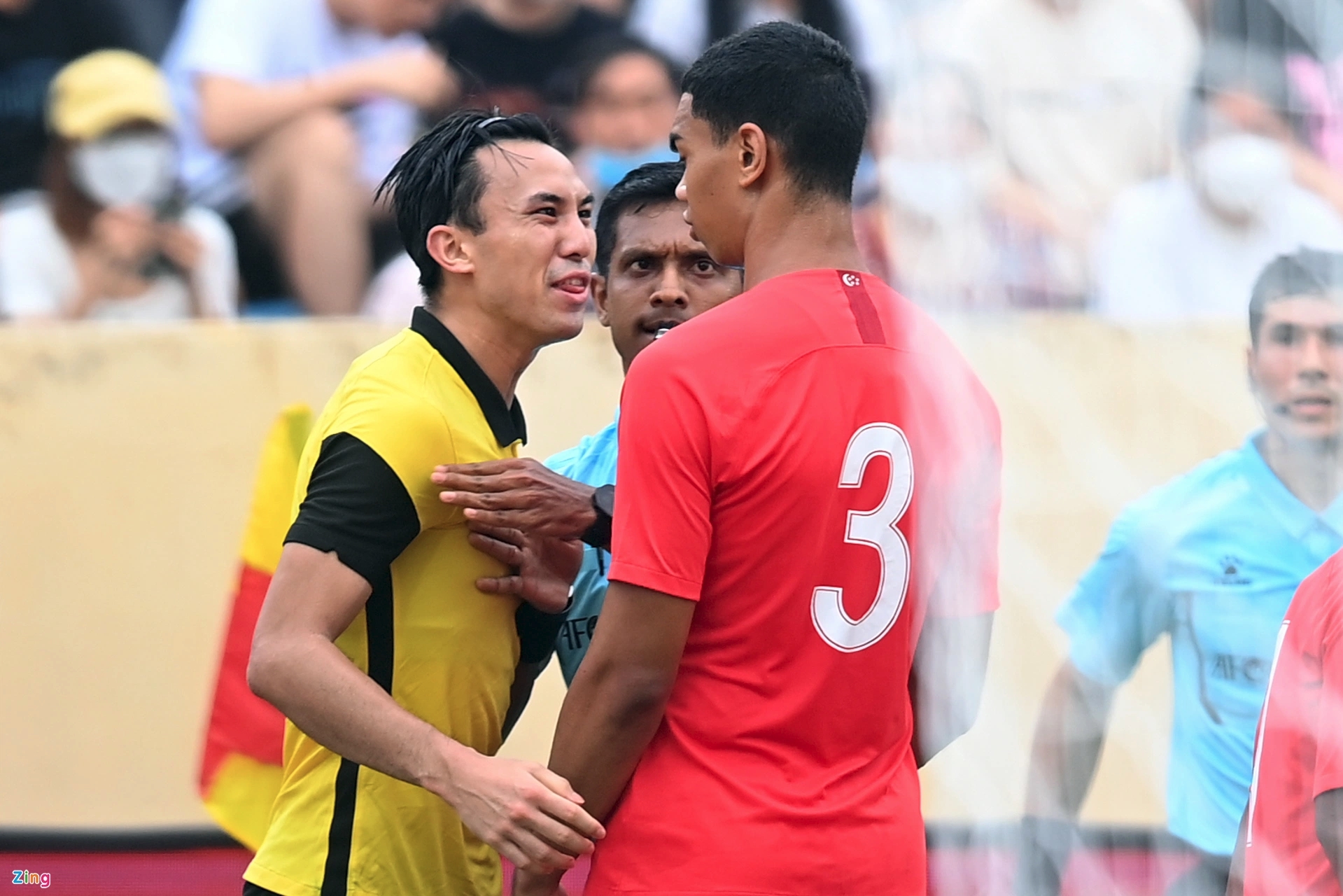 U23 Singapore - Malaysia tranh cãi nảy lửa trên sân Thiên Trường - ảnh 6