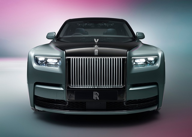 Rolls-Royce Phantom 2023 ra mắt: Tản nhiệt phát sáng, nhiều tùy chọn mới cho giới siêu giàu - ảnh 2