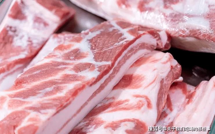 Khi mua thịt lợn, tại sao có chỗ màu sẫm và chỗ màu sáng? Sự khác biệt này người sành ăn chưa chắc đã biết - ảnh 2