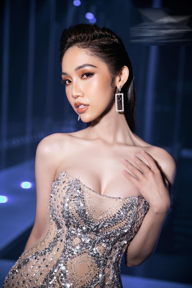 Mặc lại váy của Hoa hậu Thuỳ Tiên, người đẹp chuyển giới Đỗ Nhật Hà khoe vòng 1 nóng bỏng - ảnh 8