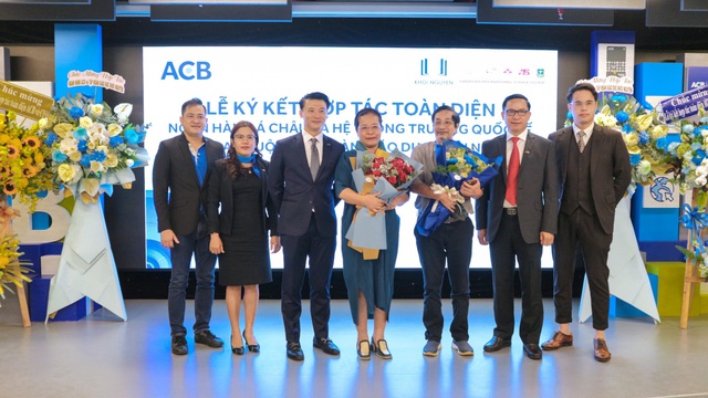 ACB ký kết hợp tác toàn diện với Tập đoàn Giáo dục Khôi Nguyên - ảnh 1