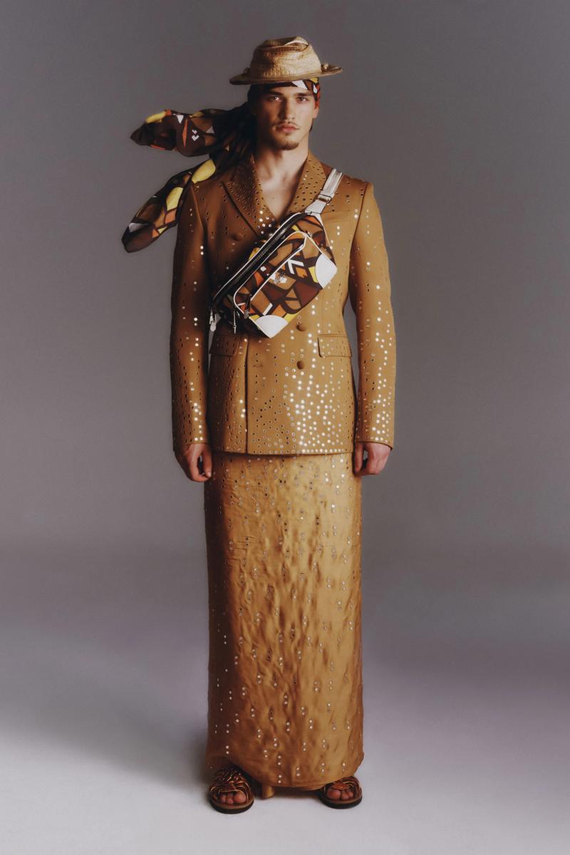 Moschino mang phong cách thập niên 70 vào bộ sưu tập Resort 2023 - ảnh 4