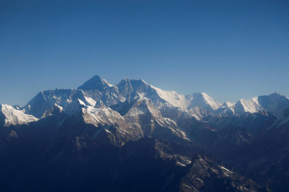 Người phụ nữ chinh phục đỉnh Everest nhanh nhất thế giới - ảnh 1