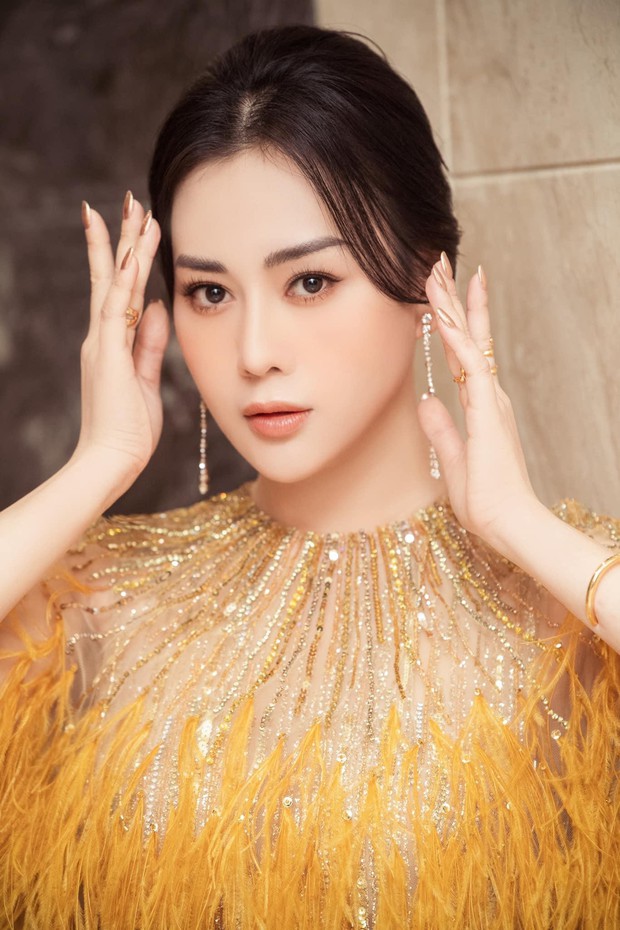 Diện lại váy lông vũ của Hoa hậu Ngọc Hân và Á hậu Ngọc Thảo, Phương Oanh vẫn đẹp gây mê - ảnh 6