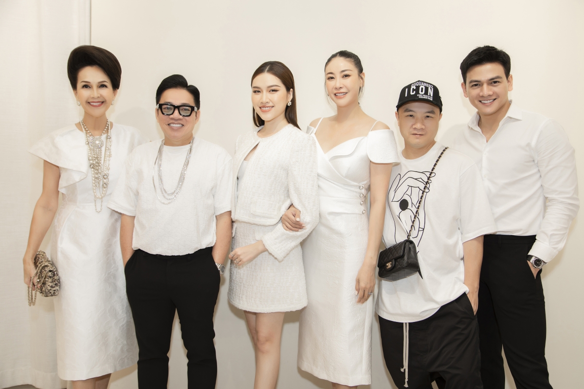 Diễm My, MC Thanh Thanh Huyền diện sắc trắng dự tiệc sinh nhật Hoa hậu Hà Kiều Anh - ảnh 3