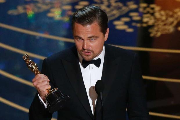 Leonardo DiCaprio: Mỹ nam Titanic bị Juliet cạch mặt, cặp kè toàn mỹ nhân kém chục tuổi và cú lột xác ngoạn mục với tượng vàng Oscar - ảnh 7
