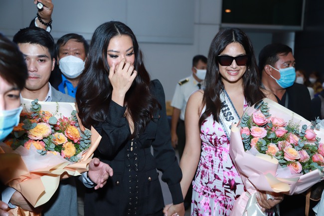 Đương kim Hoa hậu Hoàn vũ Harnaaz Kaur Sandhu đã đến Việt Nam, Á hậu Kim Duyên và fan tiếp đón nồng nhiệt - ảnh 5