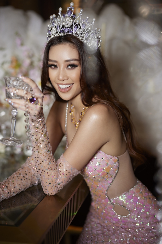 Bộ ảnh cuối của Khánh Vân trong vai trò đương kim Hoa hậu Hoàn vũ Việt Nam - ảnh 11