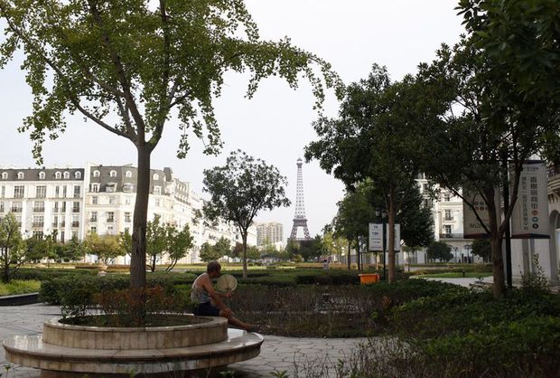 “Paris phiên bản lỗi” bỏ hoang của Trung Quốc: Từ tham vọng về thành phố hoa lệ giữa lòng châu Á tới cảnh ngán ngẩm hiện tại - ảnh 17