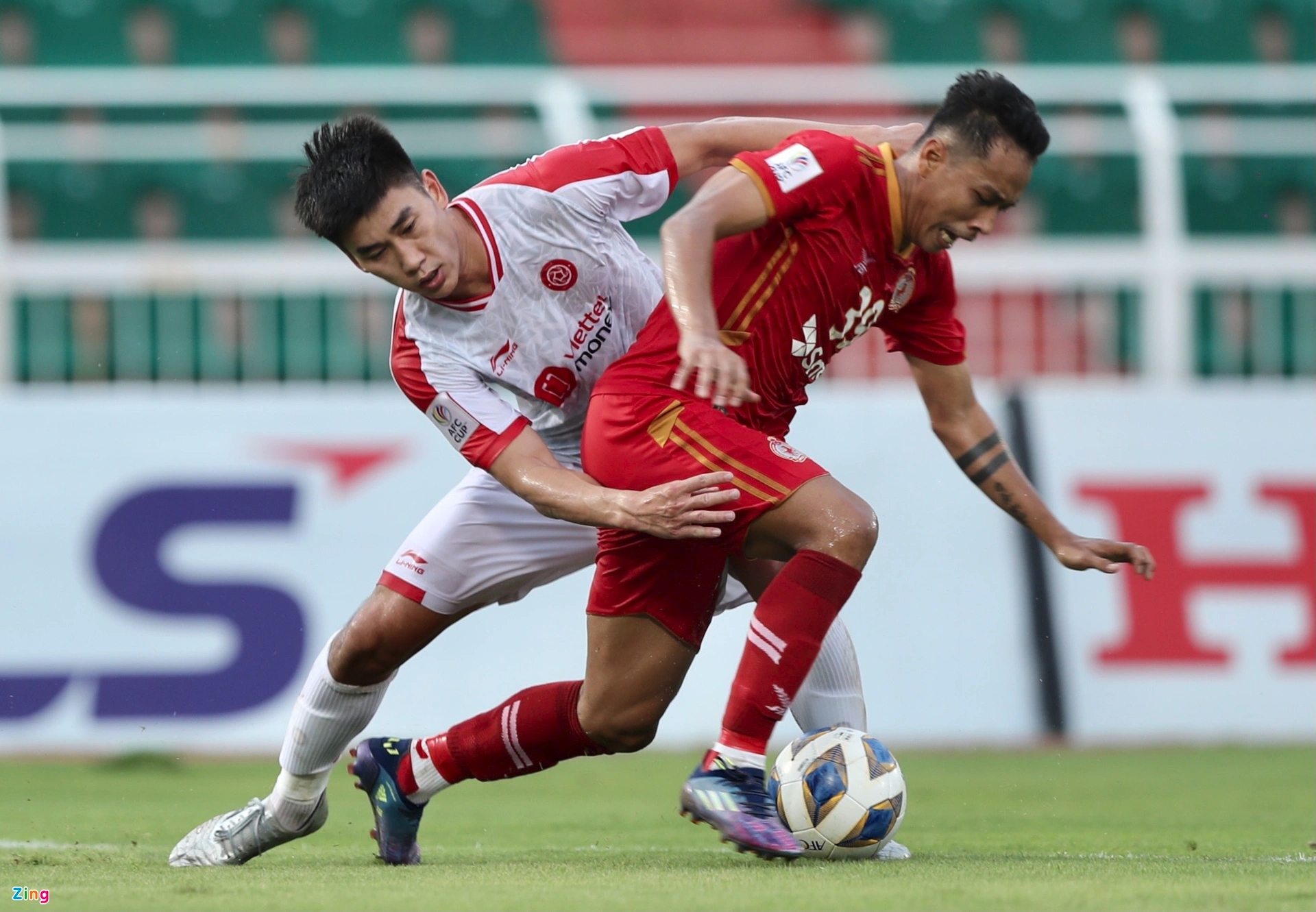 Nhâm Mạnh Dũng chơi nhạt nhòa trong lần đầu đá chính ở AFC Cup - ảnh 2