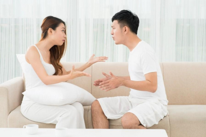 7 hành động đẩy vợ vào vòng tay người đàn ông khác mà các ông chồng nên bỏ ngay - ảnh 1