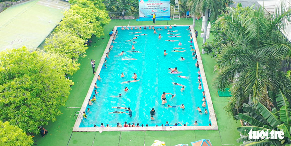 Dạy bơi miễn phí cho gần 1.000 thiếu nhi - ảnh 2