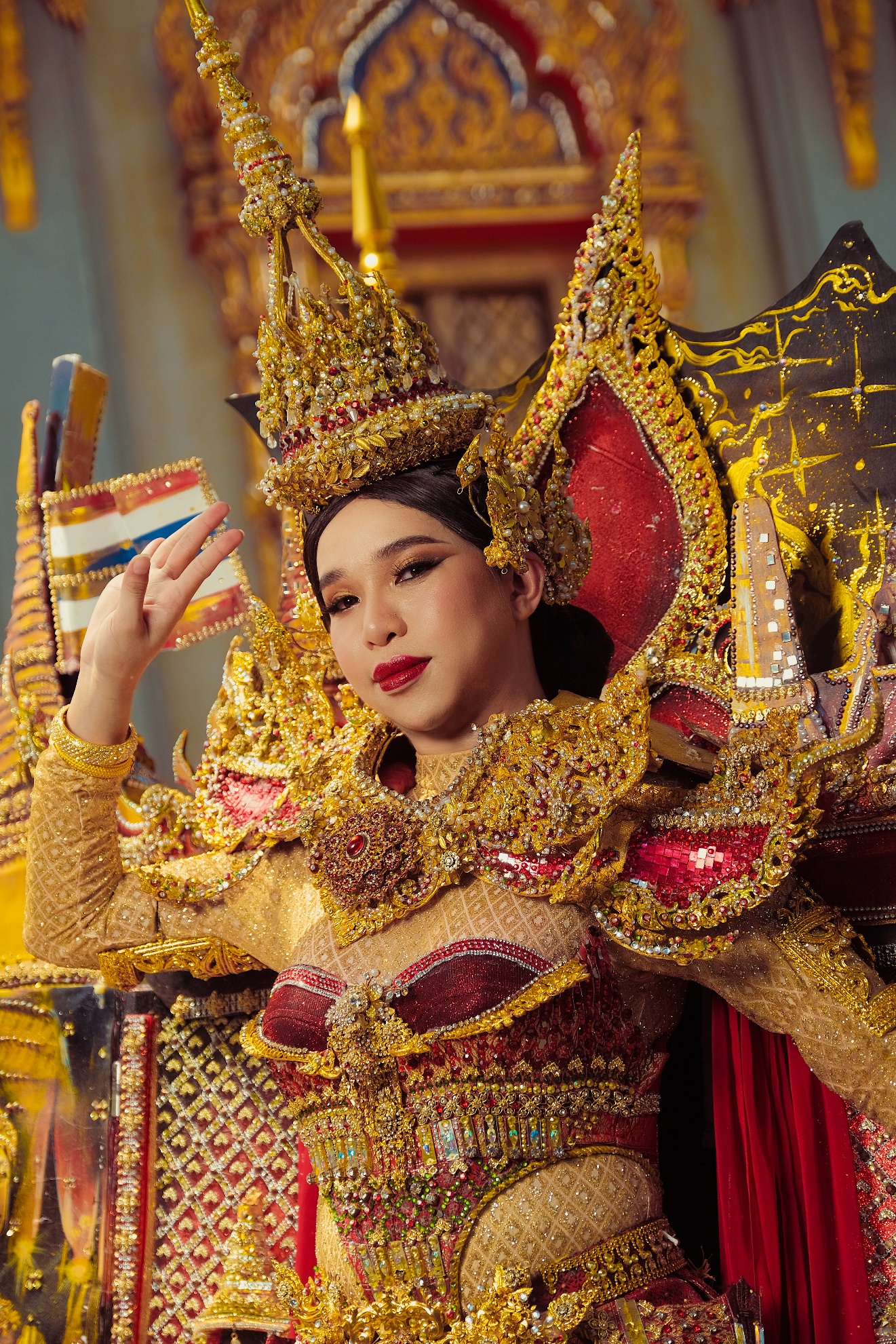 CEO Hương Nam Production House gây sốt cộng đồng mạng với bộ ảnh “National costume” Thái Lan - ảnh 4