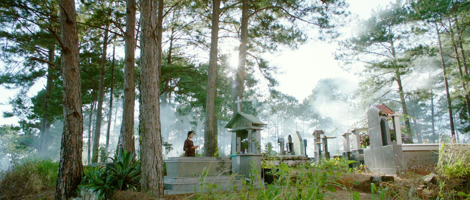 Đạo diễn “Kẻ Đào Mồ”: “Chọn bối cảnh nghĩa trang, tôi xác định đối mặt với chuyện tâm linh khó lý giải” - ảnh 2