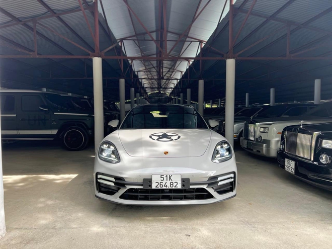 Porsche Panamera Turbo S 2022 hàng độc xuất hiện tại garage lớn bậc nhất Việt Nam với dàn Mercedes G 63 và Rolls-Royce Phantom làm nền - ảnh 1