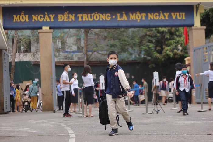 Hà Nội khen thưởng 100 trẻ em tiêu biểu Thủ đô vượt khó học tốt - ảnh 15