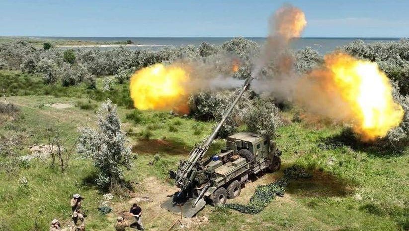 Ukraine dùng loại vũ khí hạng nặng nào trút hỏa lực vào đảo Rắn? - ảnh 1