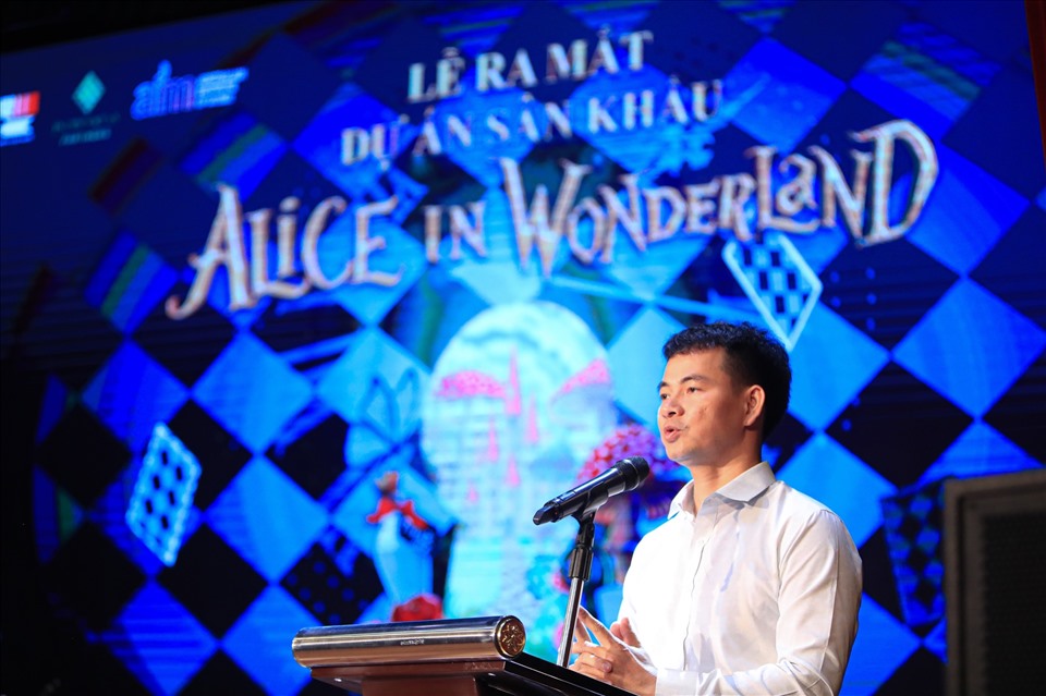 Xây dựng vở nhạc kịch hiện đại ''Alice in Wonderland'' dành cho giới trẻ - ảnh 1