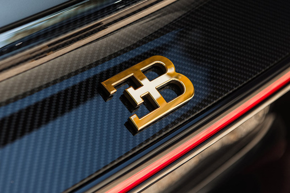 Bugatti lần đầu dùng vàng 24K trang trí siêu xe - ảnh 2