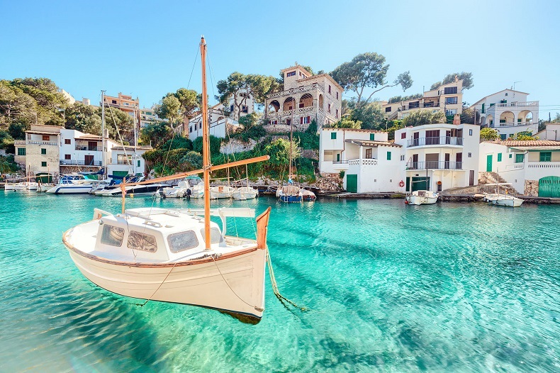 Tại sao đảo Majorca tại Tây Ban Nha lại thu hút lượng lớn khách du lịch, đặc biệt là người nổi tiếng trên khắp thế giới? - ảnh 2