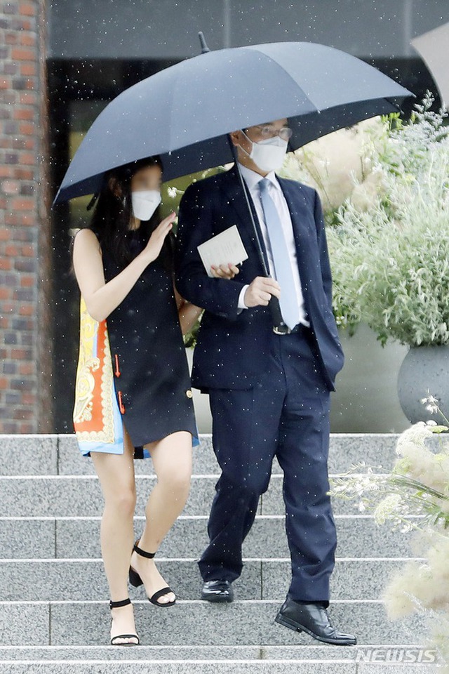 Chân dung con rể Hyundai: Du học trường top ở Mỹ, gây ấn tượng vì hành động lịch thiệp với vợ trong lễ cưới - ảnh 2