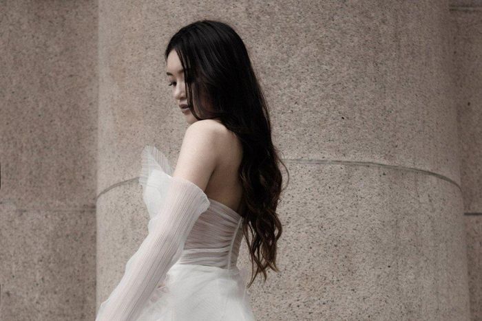 Váy cưới không dành cho cô dâu bánh bèo, bởi nó quá hoang dại và cá tính - ảnh 16