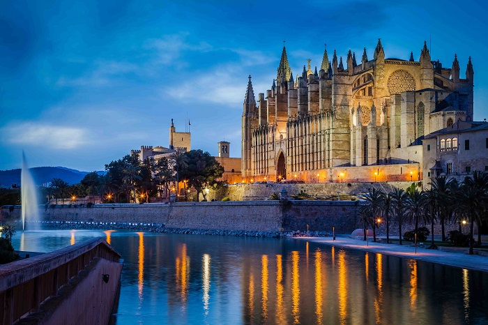 Tại sao đảo Majorca tại Tây Ban Nha lại thu hút lượng lớn khách du lịch, đặc biệt là người nổi tiếng trên khắp thế giới? - ảnh 4