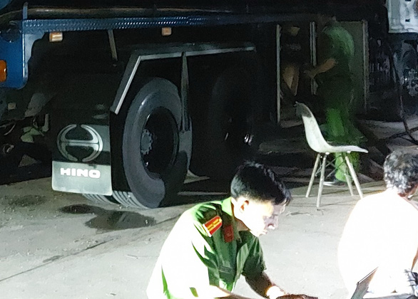Cảnh sát phong tỏa, khám xét một cây xăng ở Bà Rịa - Vũng Tàu - ảnh 1