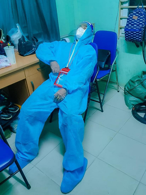 Nữ y tá chăm sóc bệnh nhân COVID-19 suốt đêm để vong linh cha yên lòng - ảnh 2
