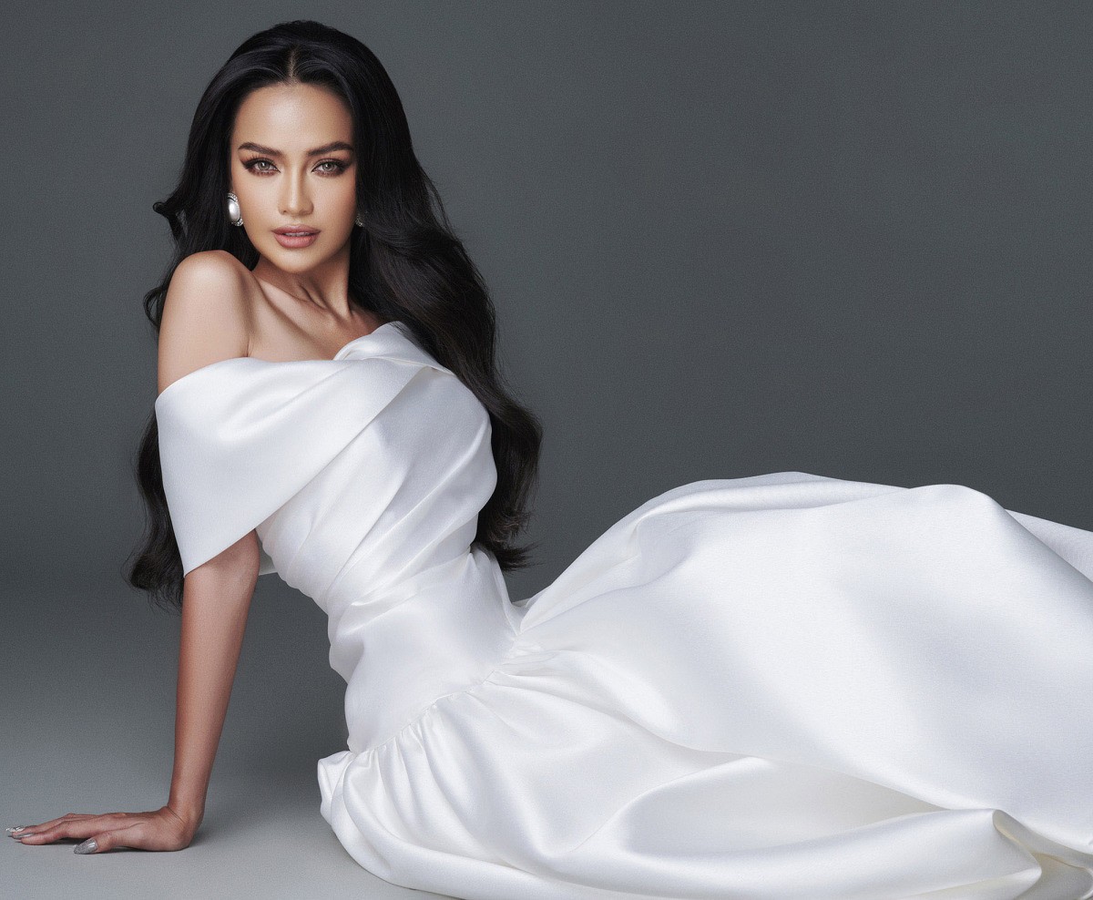 Hoa hậu Ngọc Châu đẹp sắc nét cùng loạt đầm sắc trắng tinh khôi - ảnh 6