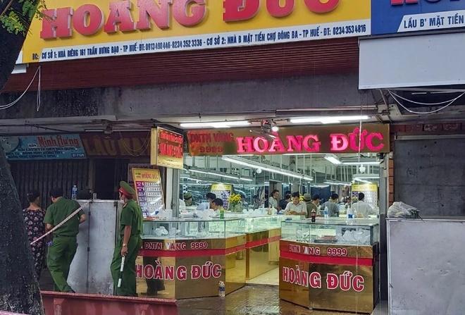 Vụ cướp tiệm vàng ở Huế: Số vàng một cửa tiệm bị mất trị giá 1,2 tỷ đồng - ảnh 2