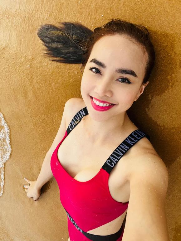 Mỹ nhân Việt và hội gái xinh ''xả ảnh'' bikini, áo tắm nóng bỏng ''thôi miên'' người xem - ảnh 23