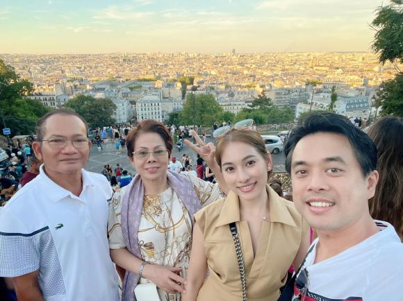 Dương Khắc Linh tung ảnh cùng gia đình tận hưởng chuyến du lịch nước ngoài, còn ''khoá môi'' Sara Lưu siêu ngọt - ảnh 3