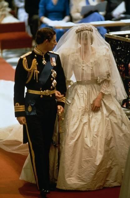 Những bí mật đằng sau chiếc váy cưới của Công nương Diana - ảnh 6