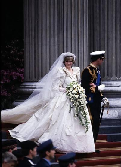 Những bí mật đằng sau chiếc váy cưới của Công nương Diana - ảnh 4