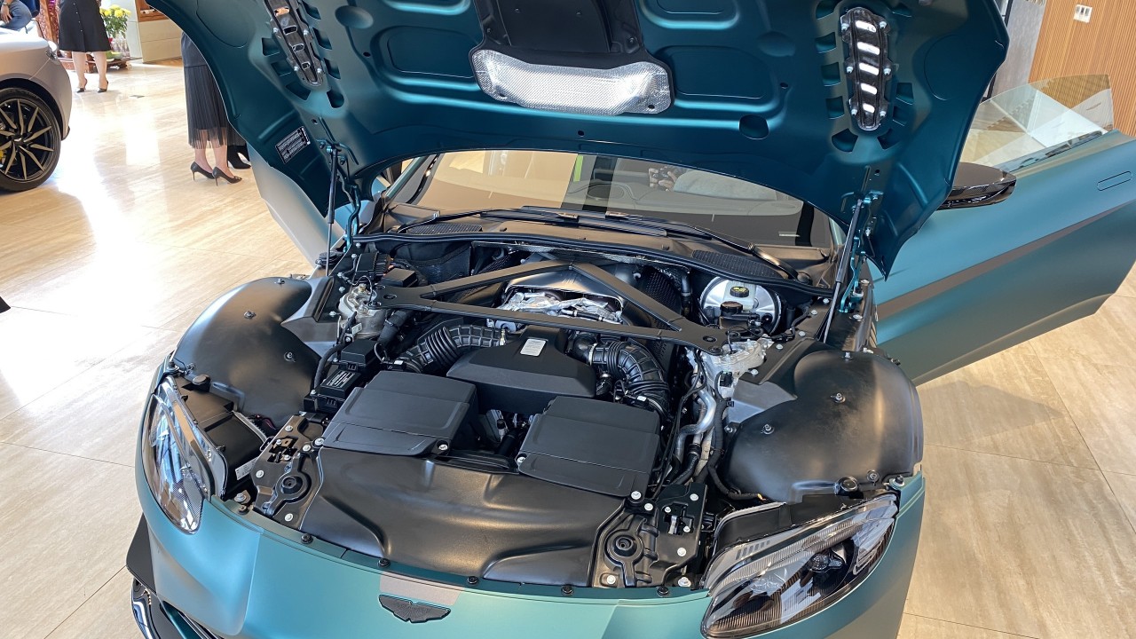 Aston Martin ra mắt bộ đôi siêu xe Vantage F1 Edition và DB11 V8 Coupe - ảnh 10